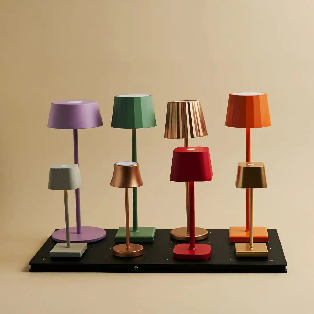 Combi Set Professional-8 x Wouter Flamingo Pink wiederaufladbare Tischlampen und 1 x Zentrale Station Wireless Ladestation mit Qi-Technologie