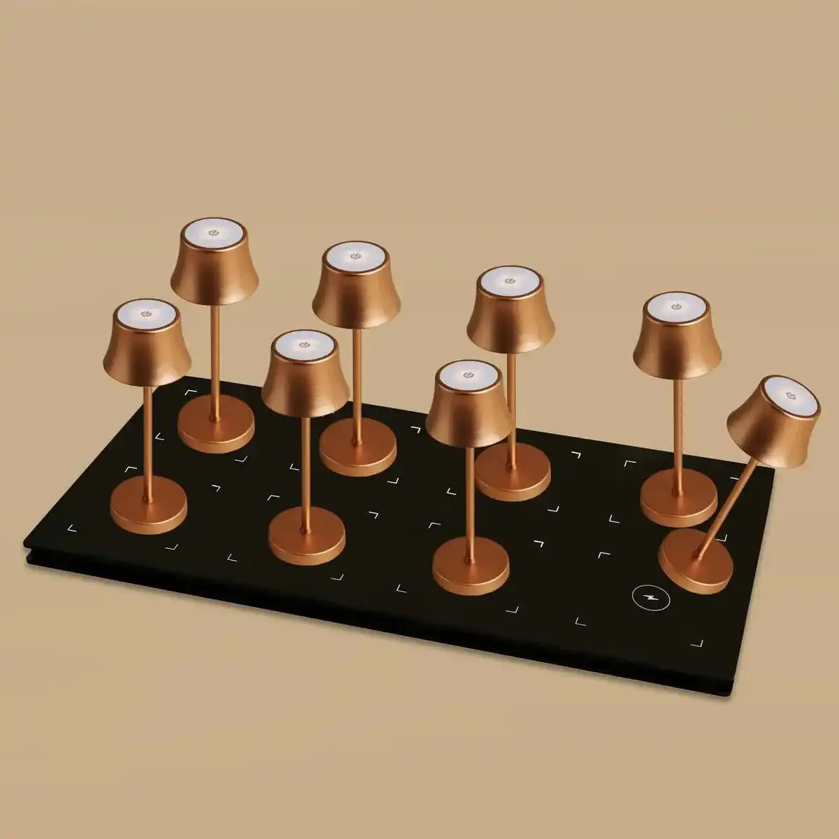 Combi Set Professional-8 x de pijp Mini Kupfer wieder aufladbarer Tischlampen & 1 x Zentralstation Wireless Ladestation mit Qi-Technologie