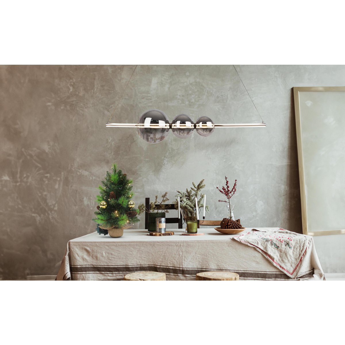 LED-Tannenbaum "NOEL" Außen-Deko aus Metall und Kunststoff in Grün und Gold, mit fest verbauten LEDs