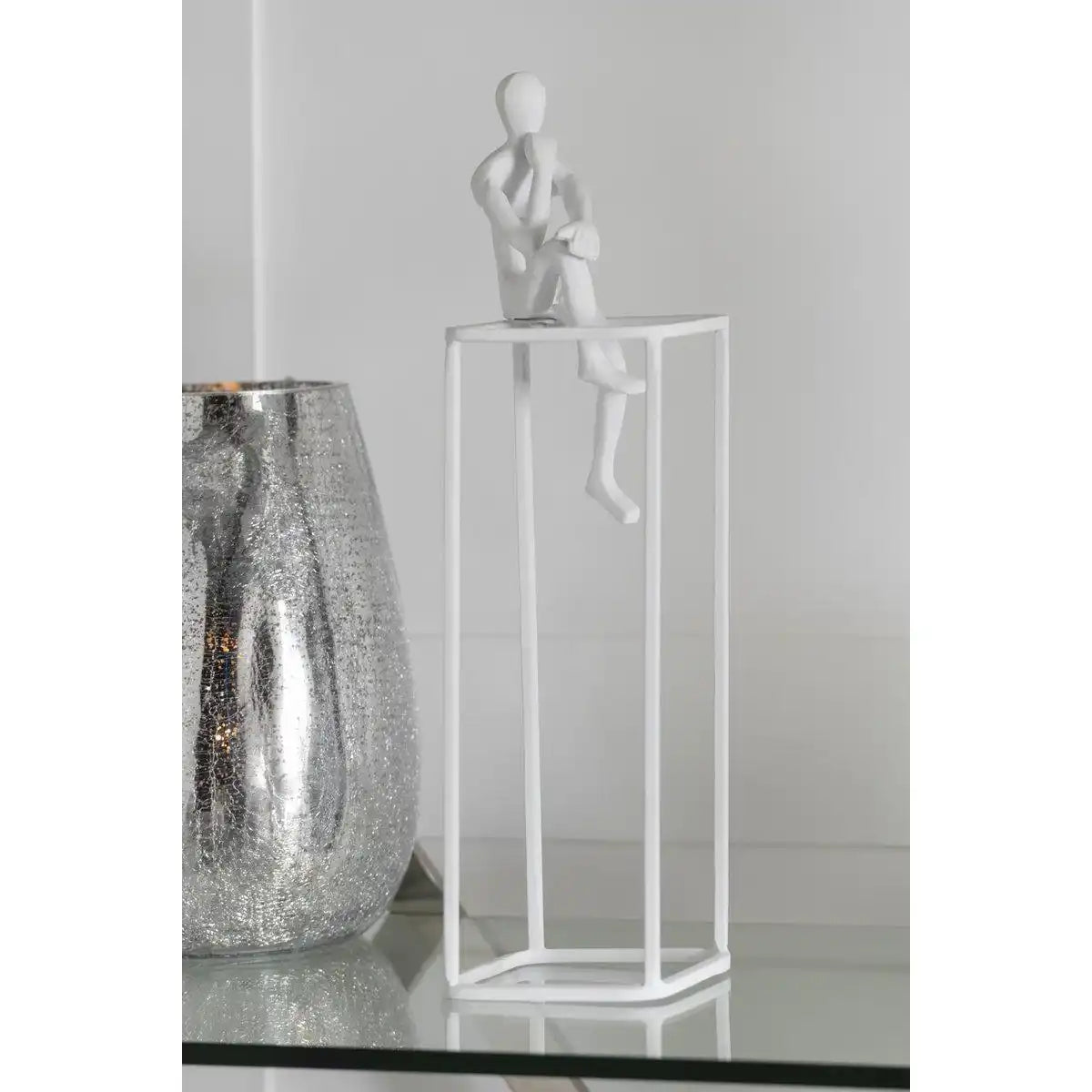Figur auf Würfel Skulptur Aluminium Weiß - HomeDesign Knaus