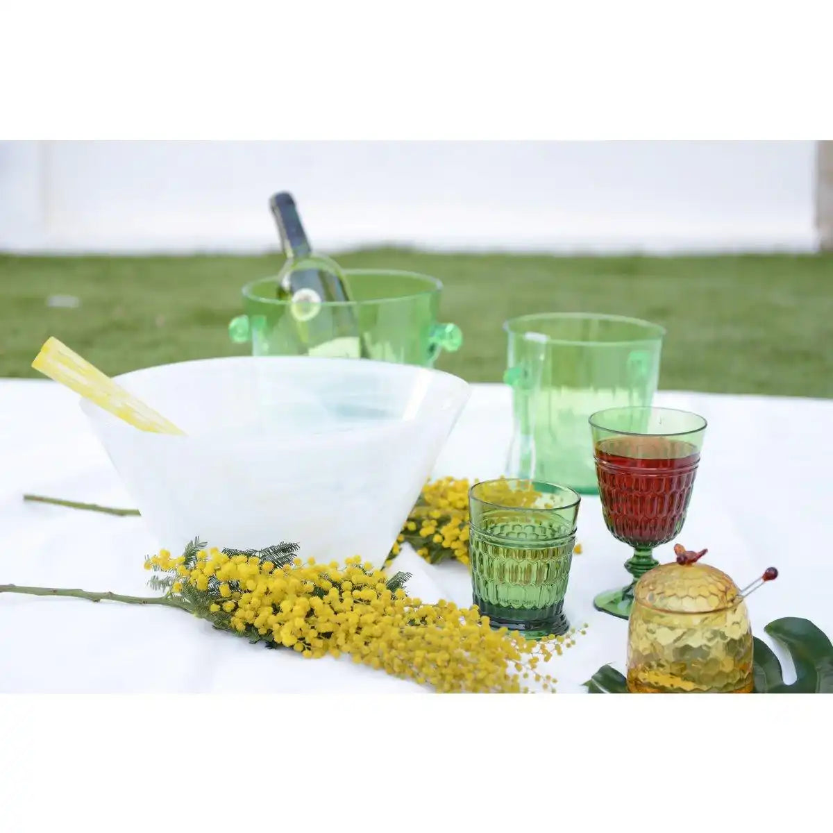 Gelber Harzsalat bedeckt - HomeDesign Knaus