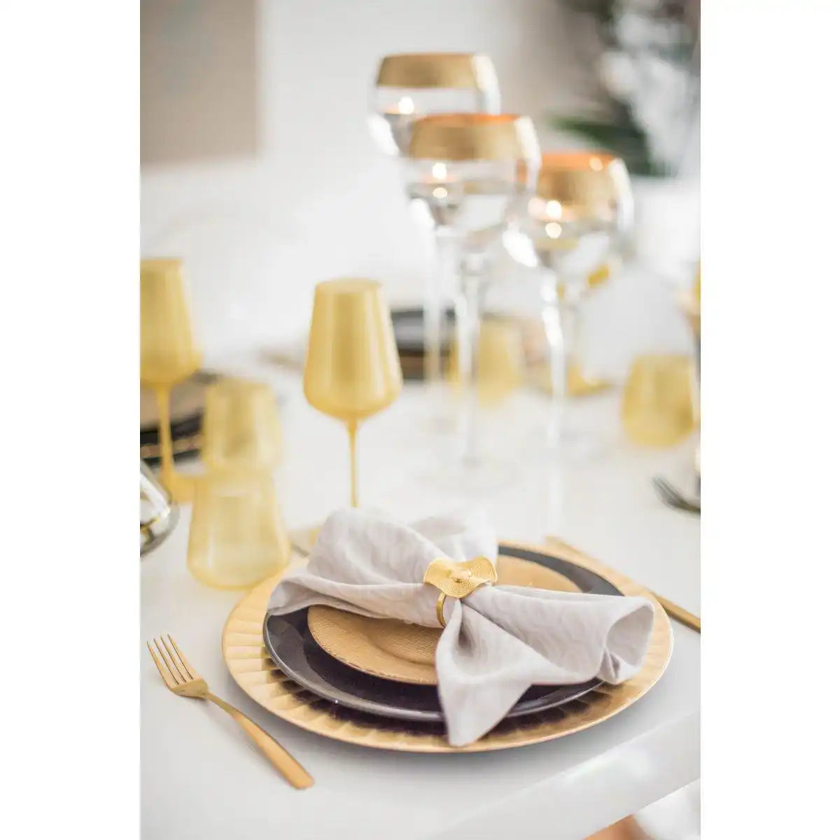 GOLDENE 24-ZIMMER-KÜCHENWARE - HomeDesign Knaus