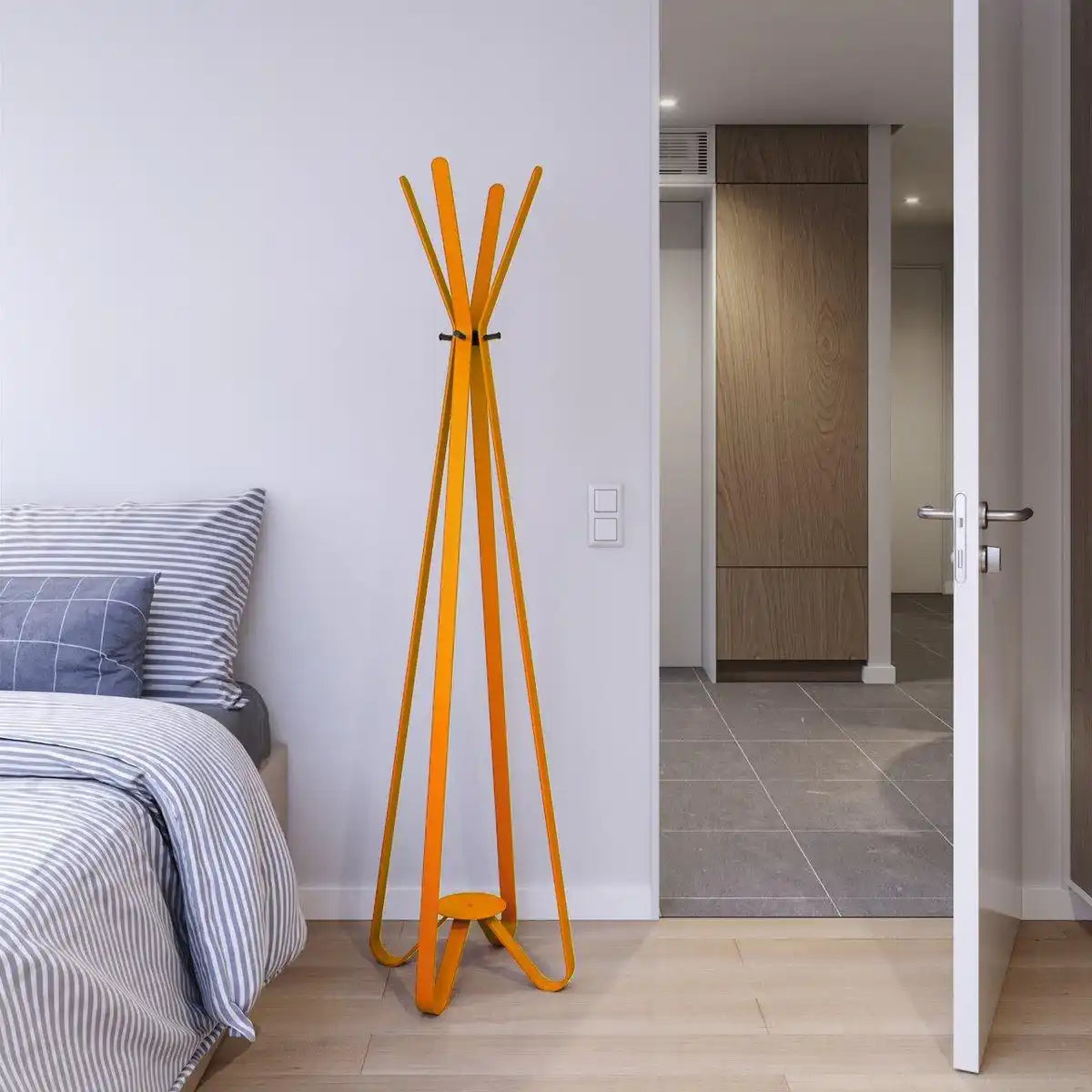 Gorillz Modi - Standgarderobe - Industriedesign - 8 Haken - Orange - HomeDesign Knaus