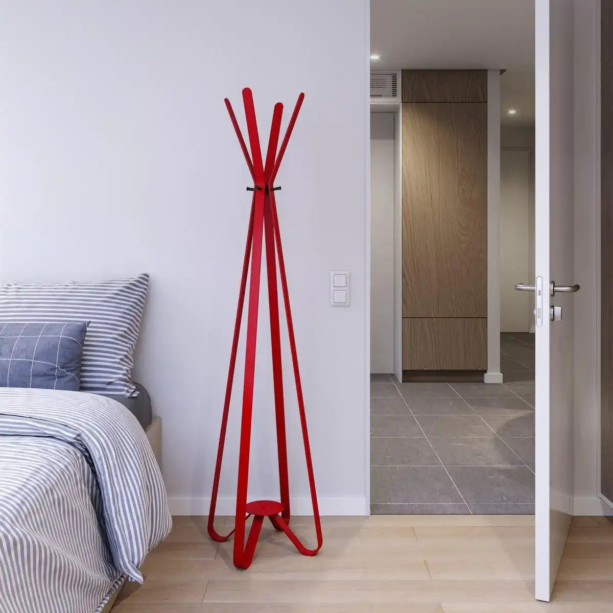 Gorillz Modi - Standgarderobe - Industriedesign - 8 Haken - Rot - HomeDesign Knaus