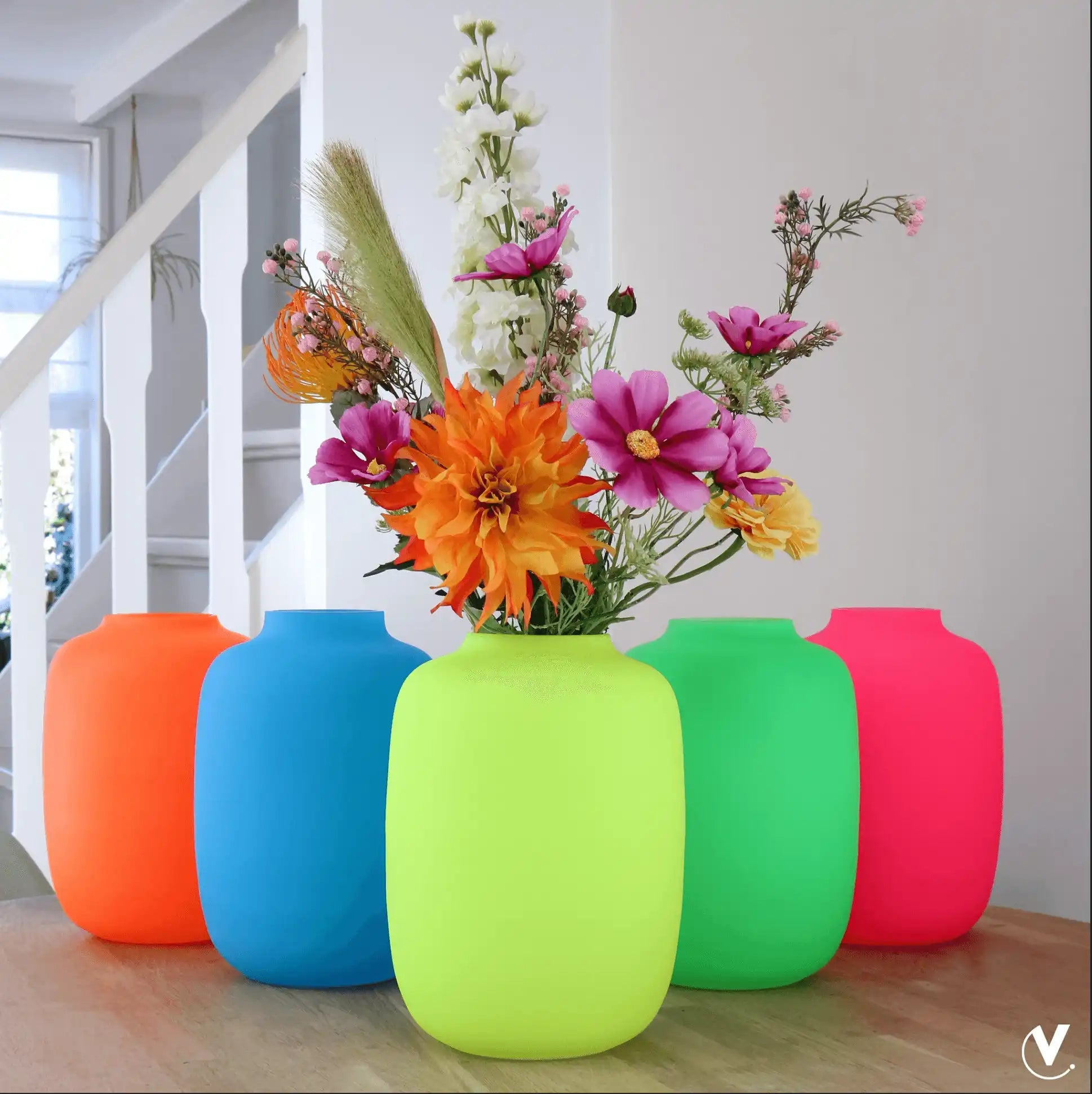 Handgefertigte Designer Neon Blau Blumenvase, Mundgeblasen - HomeDesign Knaus