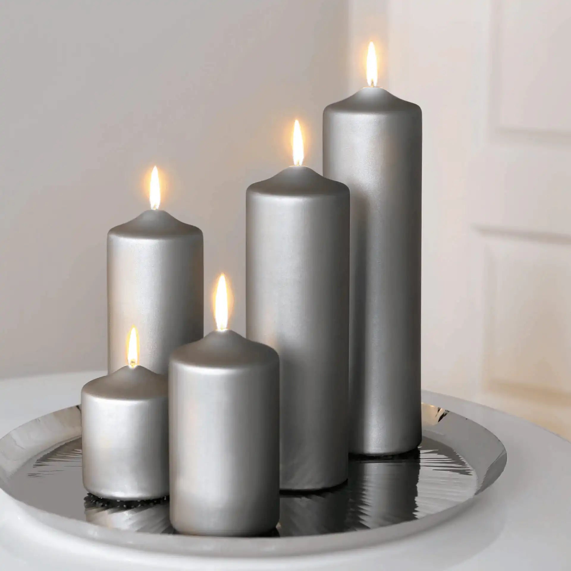 Hochwertige Candle Altarkerze getaucht Stumpenkerze metallic Grau - HomeDesign Knaus