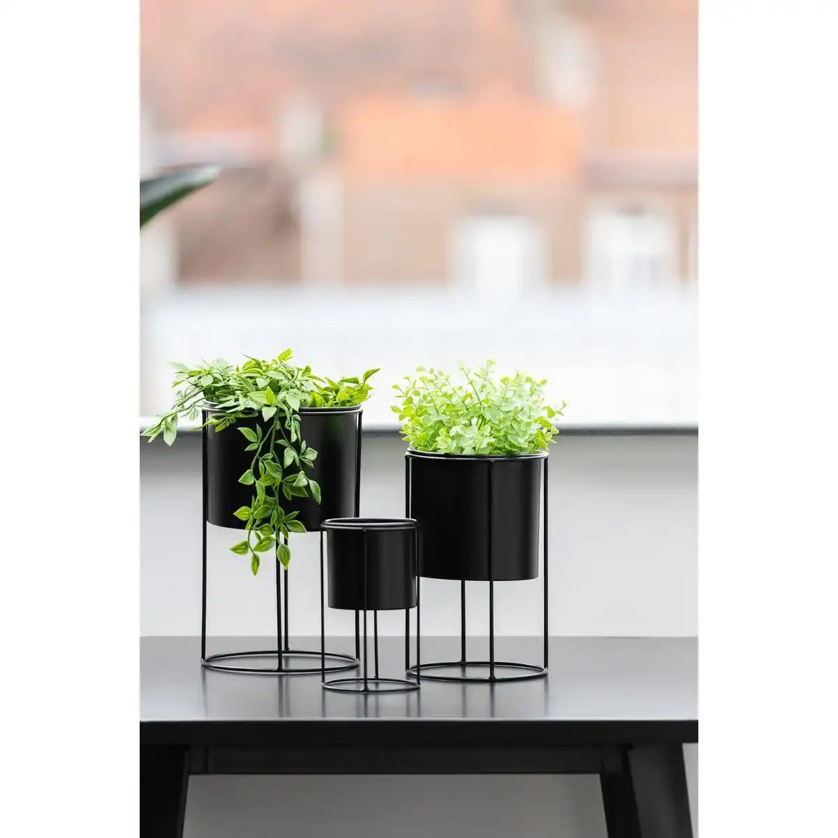 J-Line Blumentopf auf Fuß - Metall - Schwarz - klein - Ø 11,00 cm - HomeDesign Knaus
