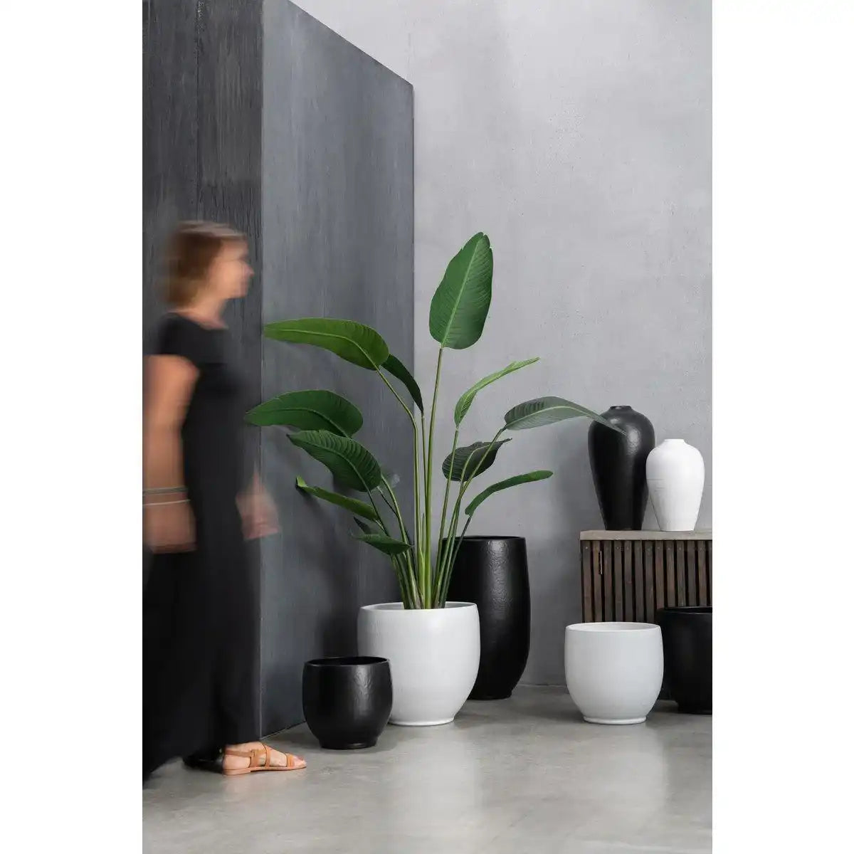 J-Line Blumentopf Ying - Keramik - Schwarz - Mittel - Ø 33,00 cm - HomeDesign Knaus