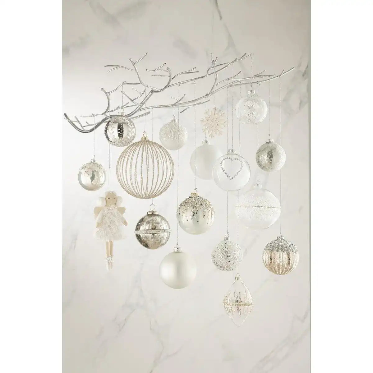 J-Line Box mit 4 Weihnachtskugeln, Zuckerzentrum, Diamantlinie, glasfertig, groß - HomeDesign Knaus