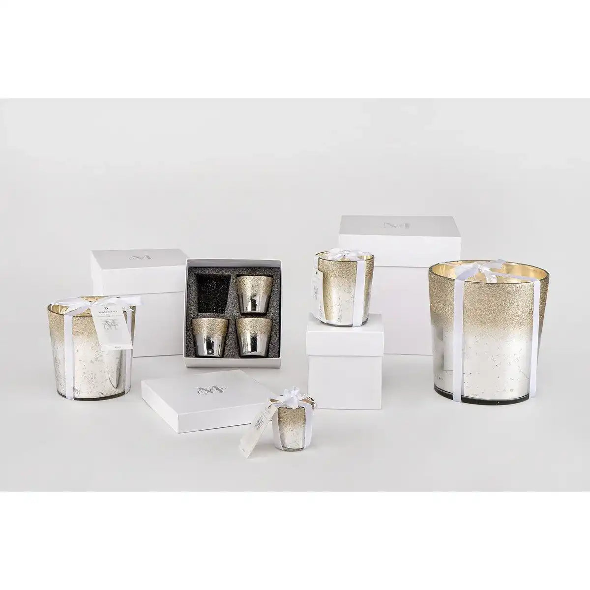 J-Line Duftkerze Deluxe – Glas – Silber – L – 140U - HomeDesign Knaus