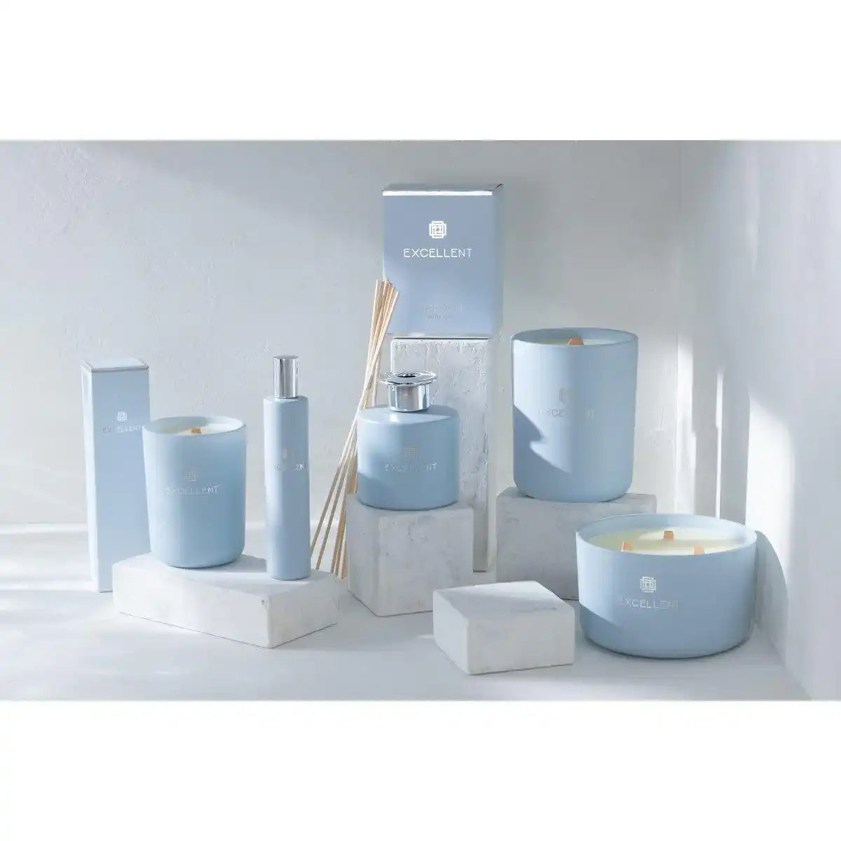 J-Line Duftkerze Excellent – Glas – Hellblau – klein – 50U - HomeDesign Knaus