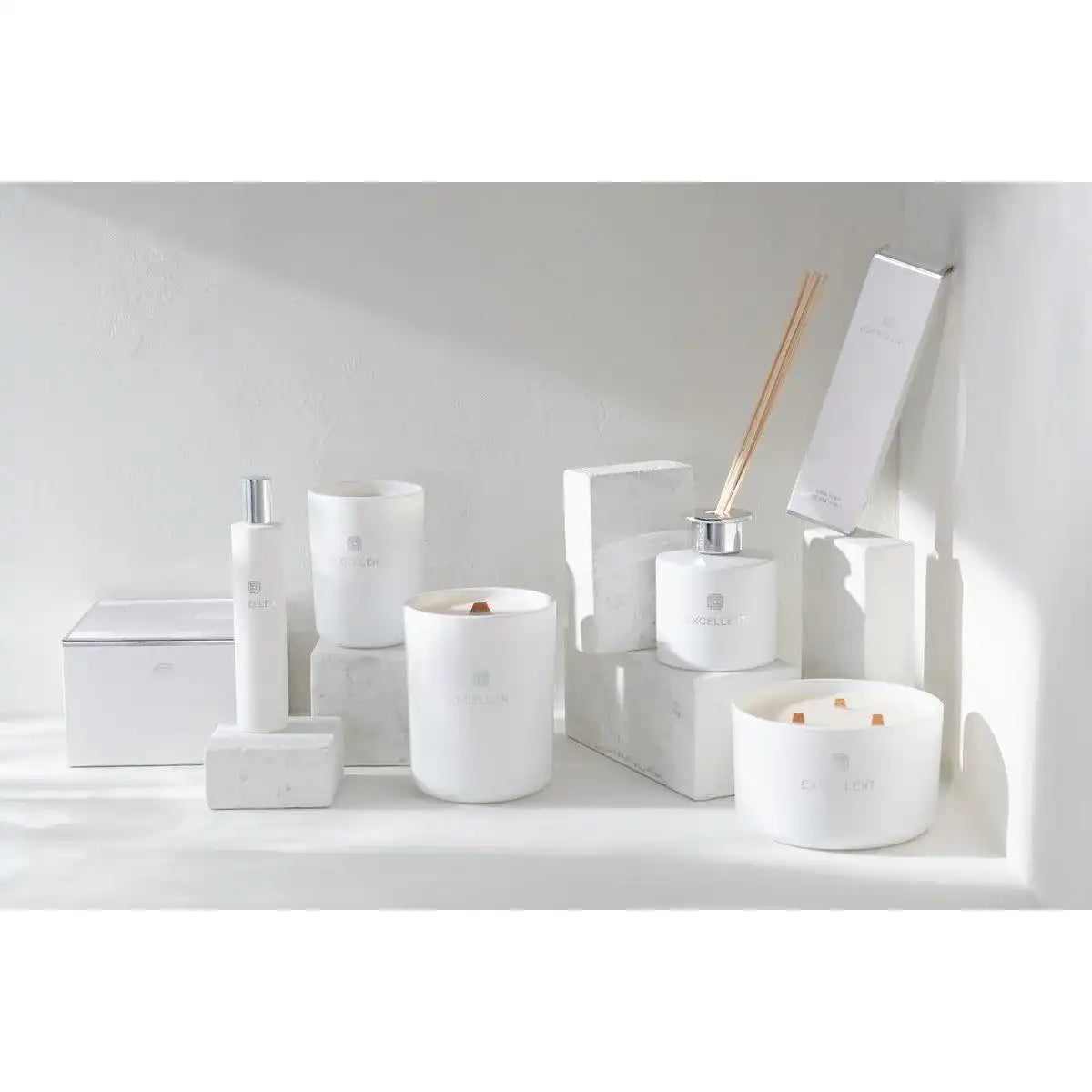 J-Line Duftkerze Excellent - Golden Honey - weiß - S - 50U - HomeDesign Knaus