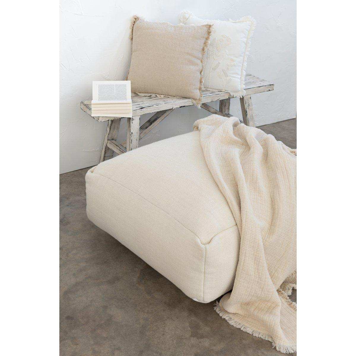 J-Line Kissen Fransen Musselin – Baumwolle – Hellbeige - HomeDesign Knaus
