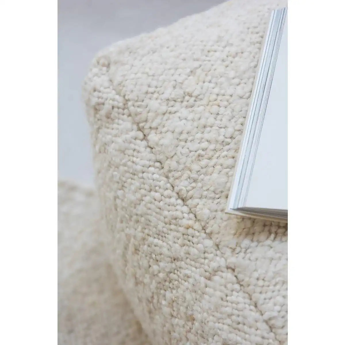 J-Line Poef Vierkant Wol Lockencreme - HomeDesign Knaus