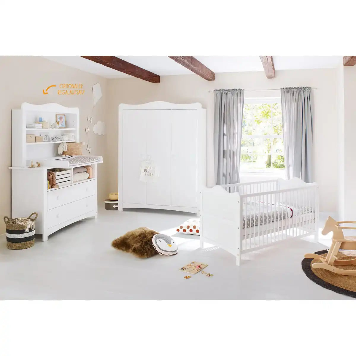 Kinderzimmer 'Florentina' extra breit groß, inkl. extra breites Regal
4-teilig: Kinderbett, extra breite Wickelkommode inkl. Extrabreites Regal, großer Kleiderschrank - HomeDesign Knaus