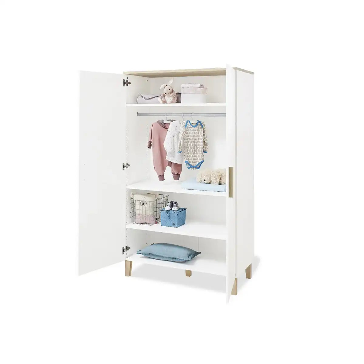 Kinderzimmer 'Lumi' extra breit
3-teilig: Kinderbett, extra breite Wickelkommode, 2-türiger Kleiderschrank - HomeDesign Knaus