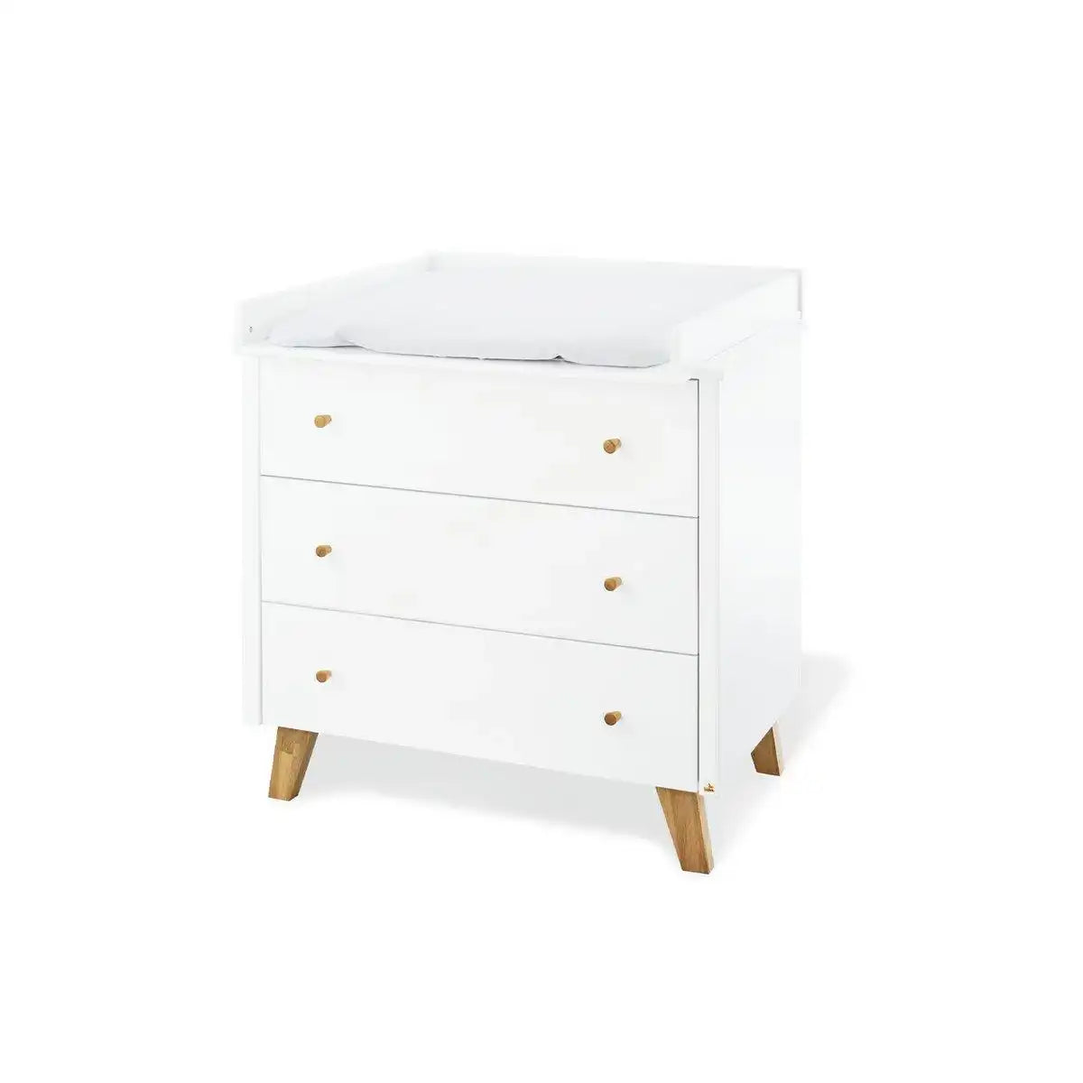 Kinderzimmer 'Pfanne' breit groß, inkl. Wandregal
4-teilig: Kinderbett, breite Wickelkommode, großer Kleiderschrank, Wandregal - HomeDesign Knaus