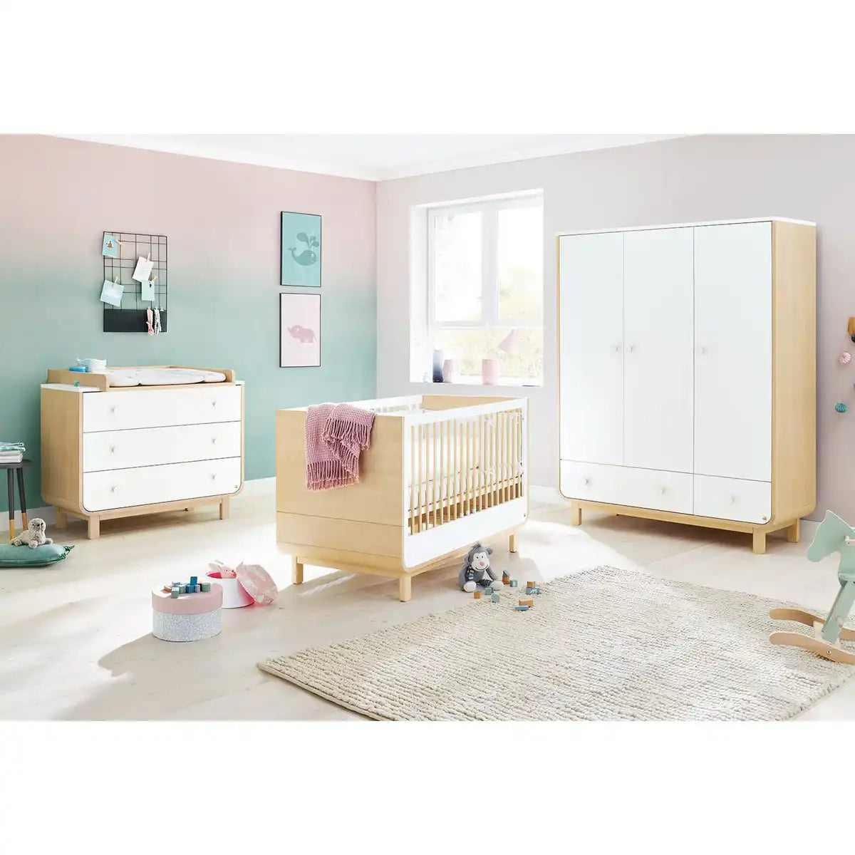 Kinderzimmer 'Rund' breit groß3-teilig: Kinderbett, breite Wickelkommode, großer Kleiderschrank - HomeDesign Knaus
