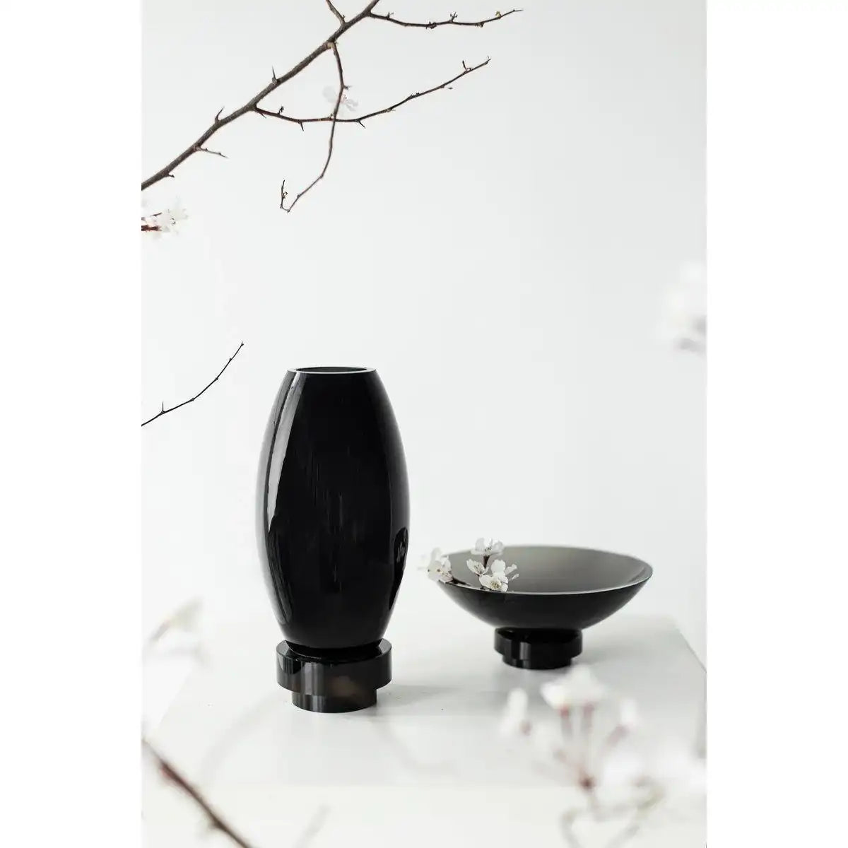 Kleine moderne Vase, innovatives Design, Rückseite aus hochwertigem Glas. RUD15ZW - HomeDesign Knaus