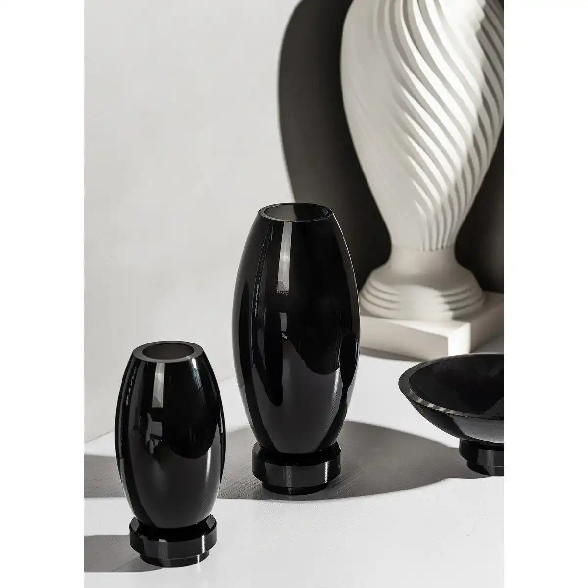Kleine moderne Vase, innovatives Design, Rückseite aus hochwertigem Glas. RUD15ZW - HomeDesign Knaus