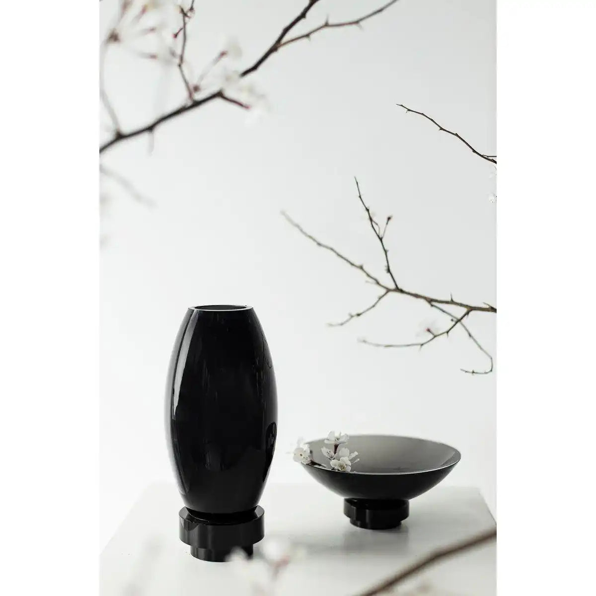 Kleine moderne Vase, innovatives Design, Rückseite aus hochwertigem Glas. RUD15ZW - HomeDesign Knaus