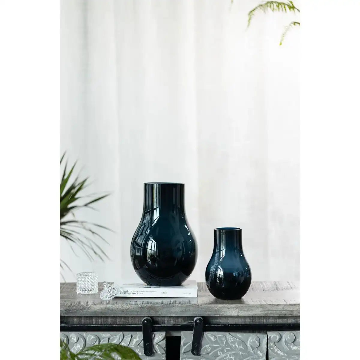 Moderne elegante Vase aus tiefblauem Qualitätsglas, DAVOS10 - HomeDesign Knaus