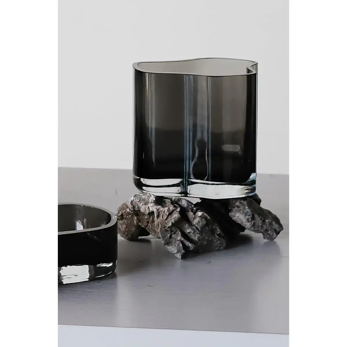Neue moderne Designvase, inspiriert von CORAL und Aalto, COR13 grau - HomeDesign Knaus