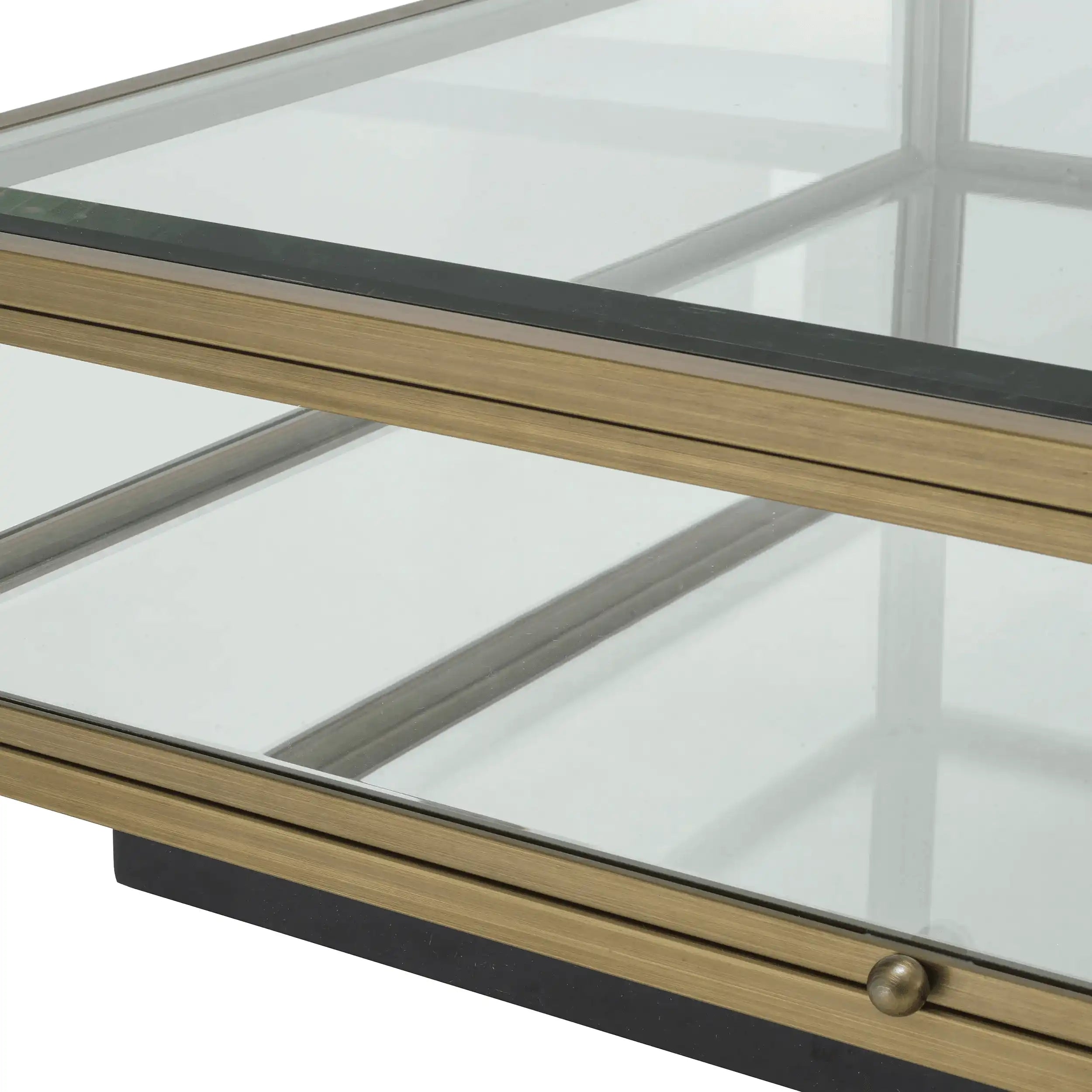 Ryan Couchtisch Handarbeit Gebürstetes Messingfinish Schwarze Basis Glas - HomeDesign Knaus