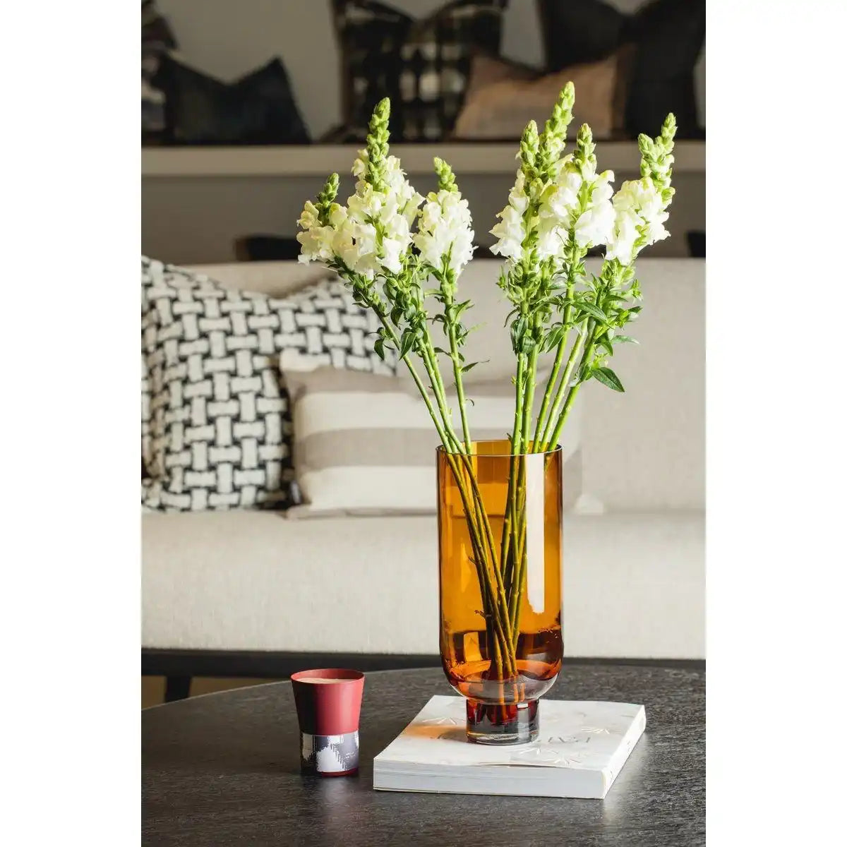 Schlichte moderne Glasvase, zylindrische Form auf festem Sockel, warmes Dunkelorange, OMAHA14AM - HomeDesign Knaus