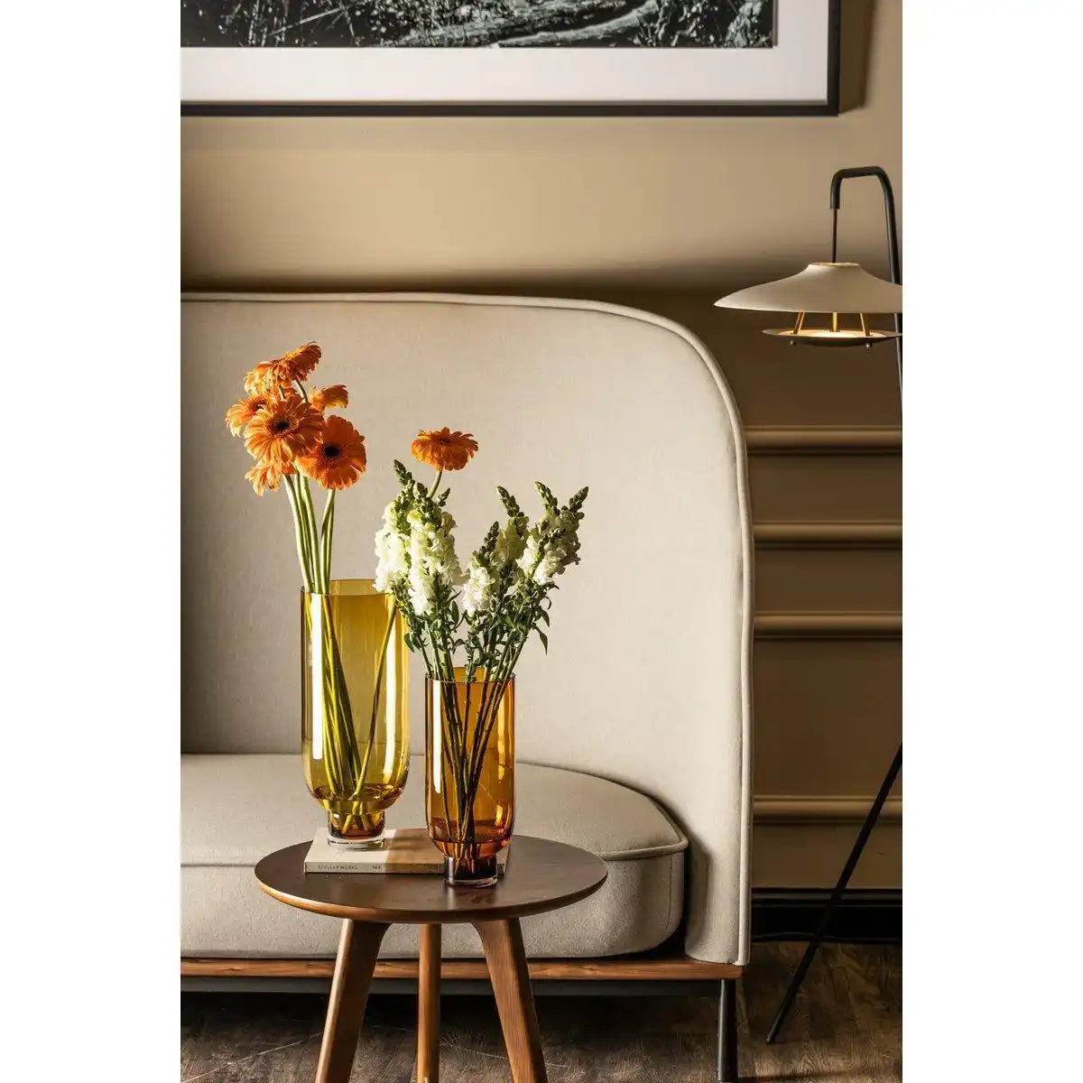 Schlichte moderne Glasvase, zylindrische Form auf festem Sockel, warmes Dunkelorange, OMAHA14AM - HomeDesign Knaus