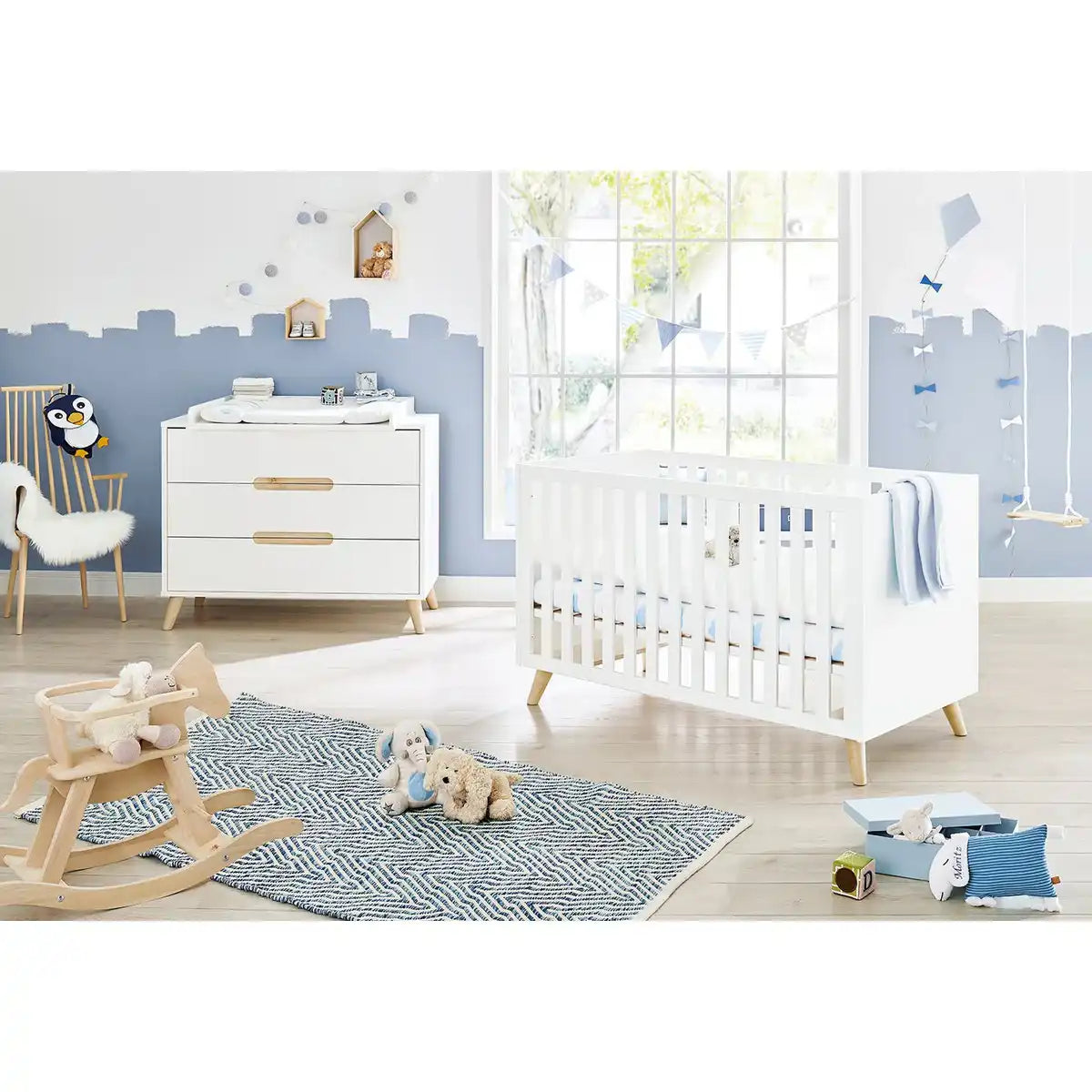 Starter-Set 'Move' breit
2-teilig: Kinderbett, breite Wickelkommode - HomeDesign Knaus