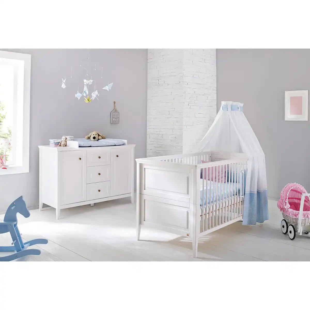 Starterset 'Smilla' extrabreit
2-teilig: Kinderbett, extra breite Wickelkommode - HomeDesign Knaus