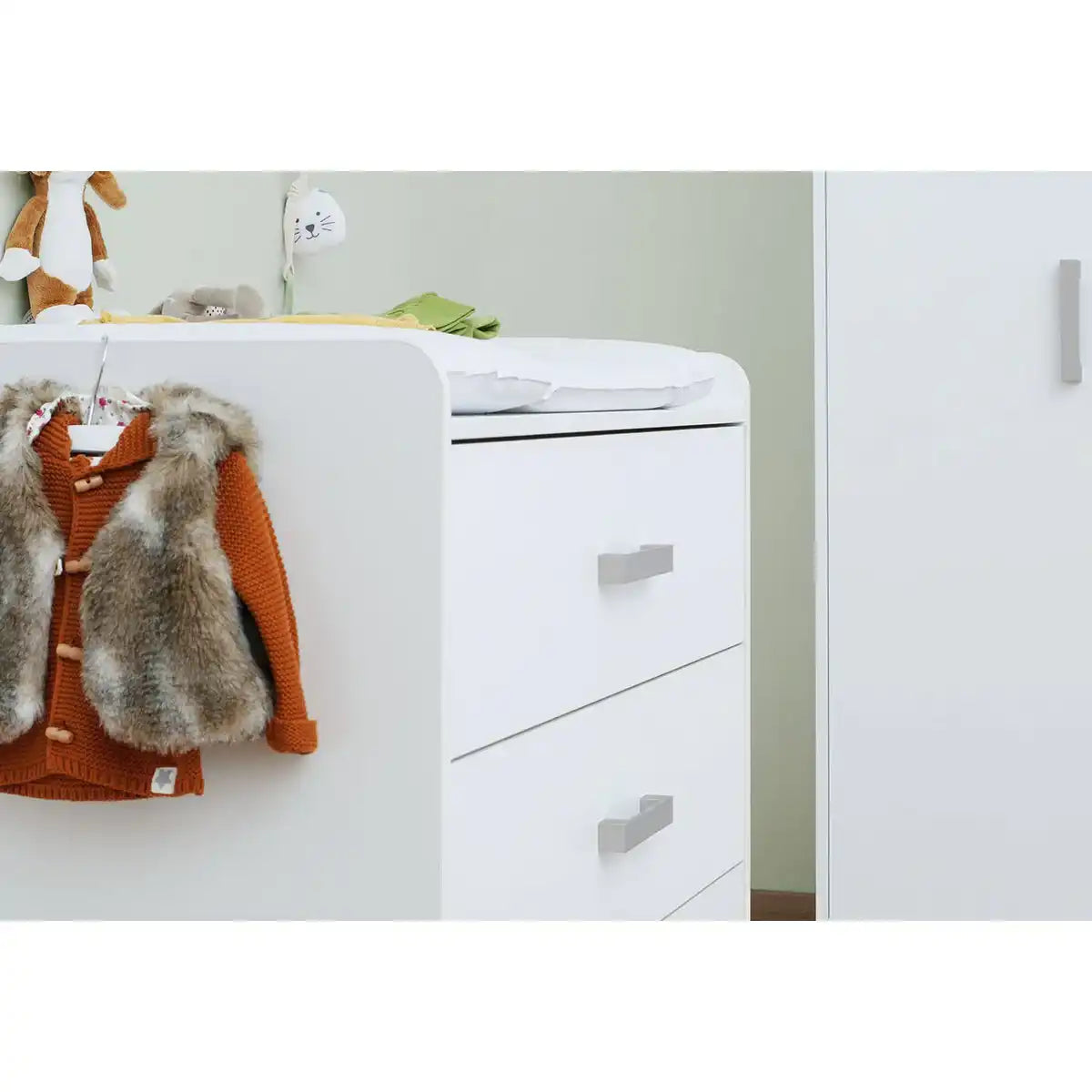 Starterset „Viktoria“ breit2-teilig: Kinderbett, breite Wickelkommode - HomeDesign Knaus