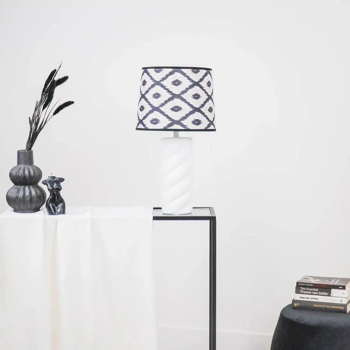 Tischlampe - Twisted Candy - Keramik -Weiß -E27-12x12x28cm - HomeDesign Knaus