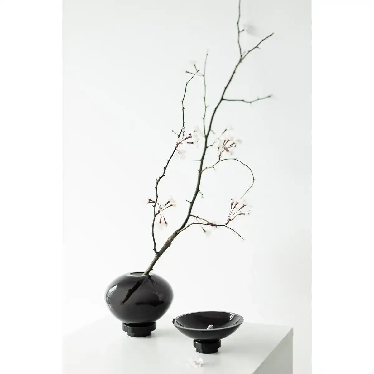 Vase Kugelform innovatives Design, schwarzes Glas, RUD00_Luxury Edition - HomeDesign Knaus