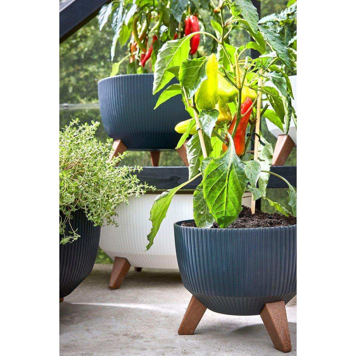 Doppio Blumentopf auf Beinen – H20,5 x Ø40 cm – recycelter Kunststoff – FSC-Mix – Grau - HomeDesign Knaus