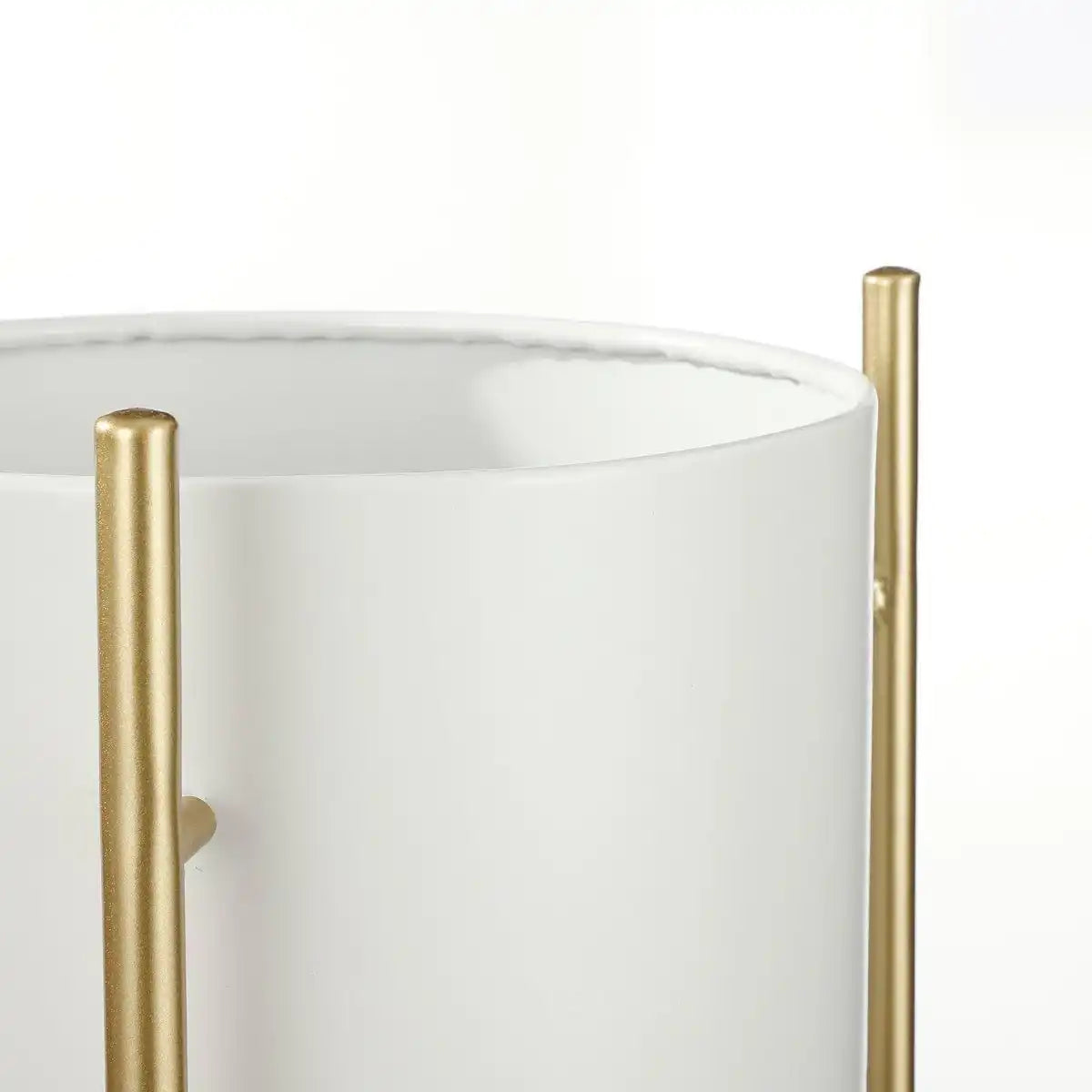 Sverre Blumentopf auf Ständer – H66 x Ø28 cm – Weiß, Gold - HomeDesign Knaus