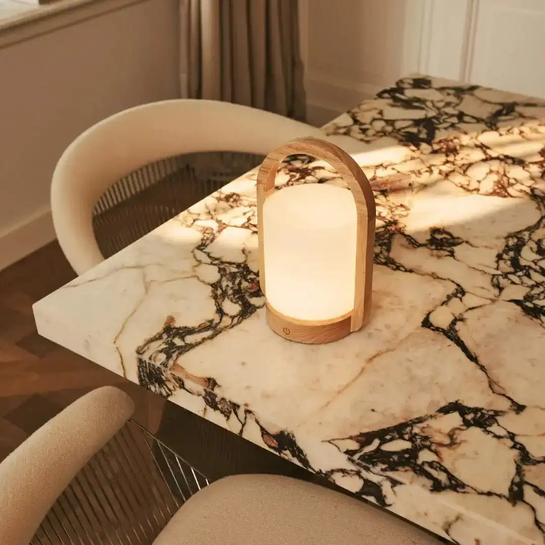 George Hellbraune wiederaufladbare Holzlampe – Glas, Griff und bis zu 100 Stunden Akku