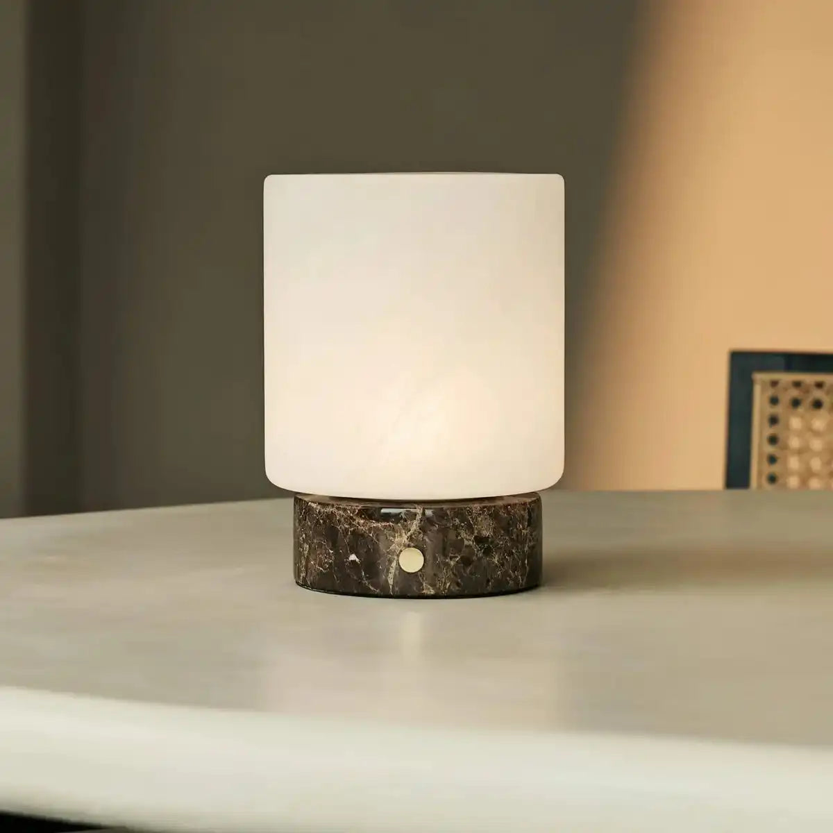 Hirse Braun / Kaiser Dunkel - Marmor wiederaufladbare Tischlampe - 3 helle Modi, schnurlos und mit Glas austauschbarer Lampenschirm