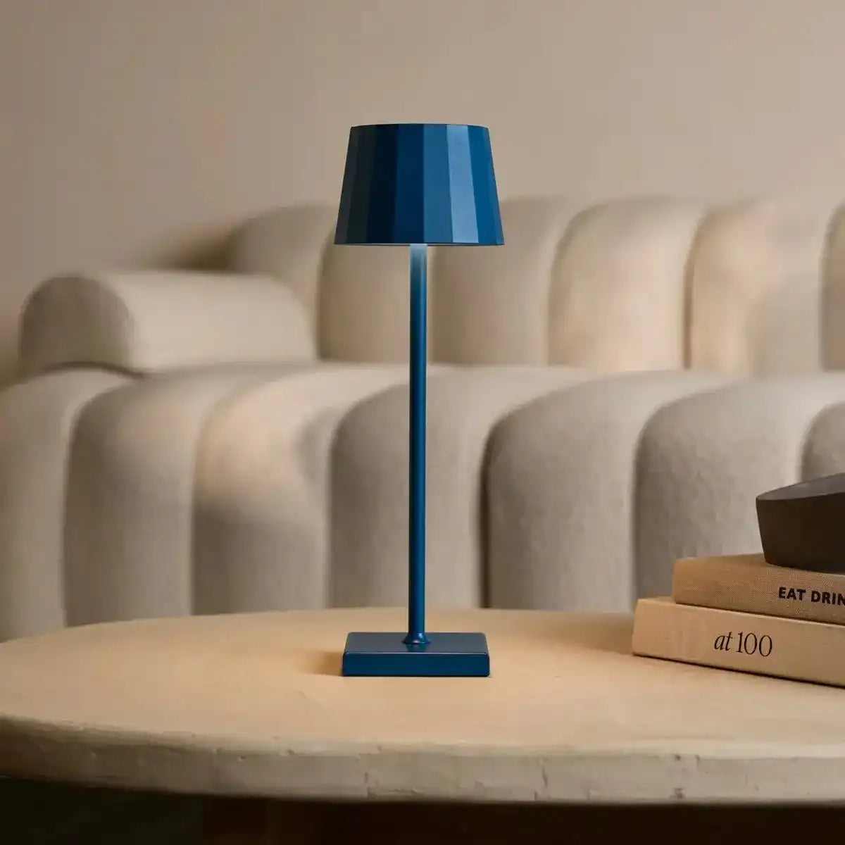 William Delftware Blaue wiederaufladbare Tischlampe aus Eisen – dimmbar, USB-C-Aufladung, 120 Stunden
