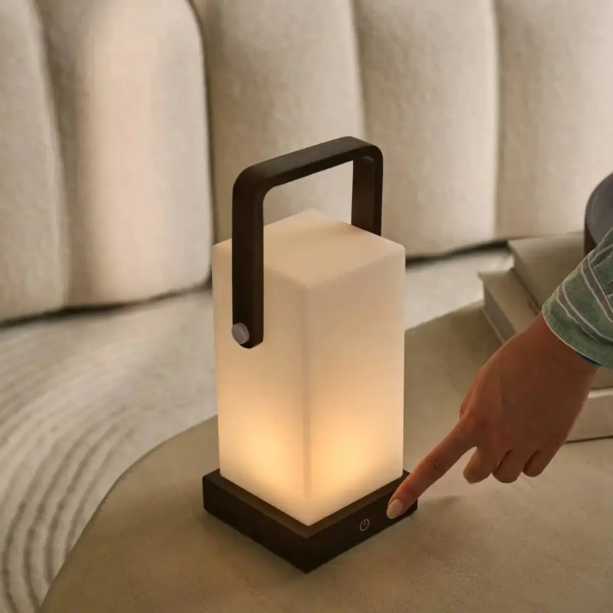 Harper dunkelbraune Holzlampe – kabellose wiederaufladbare Tischlampe mit Griff