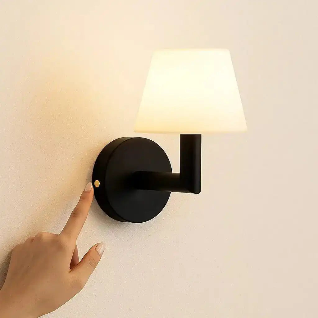 Ted Black Holz wiederaufladbare Wandlampe | Schnurlos und dimmbare Beleuchtung