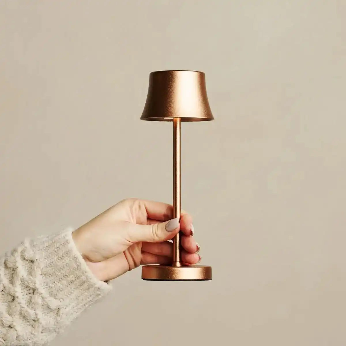 De pijp mini kupferladbarer Tischlampe - drahtloses Laden, dimmbare Lampe und 3 Lichtfarben