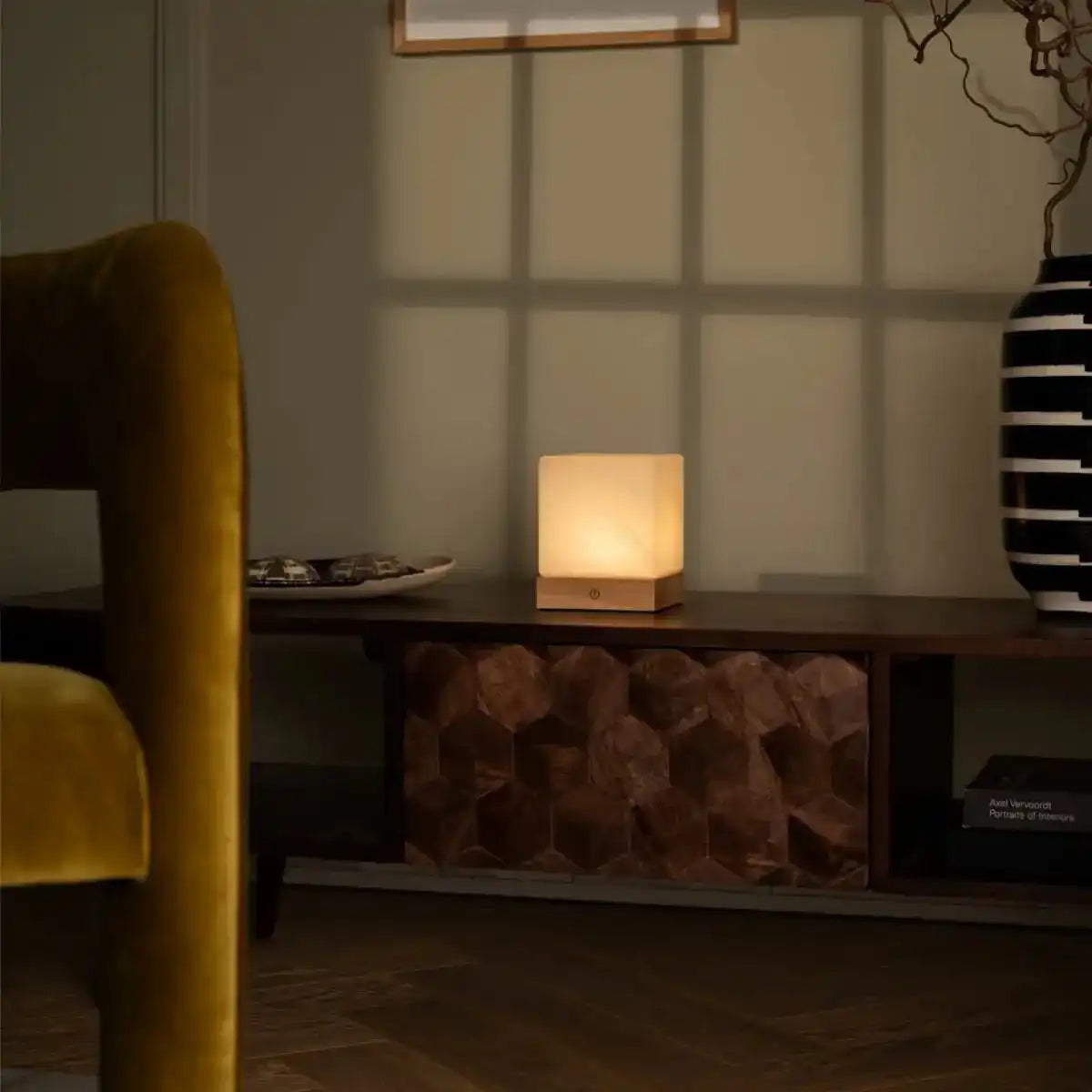Yce hellbraune schnurlose Holzlampe mit gefrorenem Glas-wiederaufladbar, dimmbar, 100-Stunden-Batterie