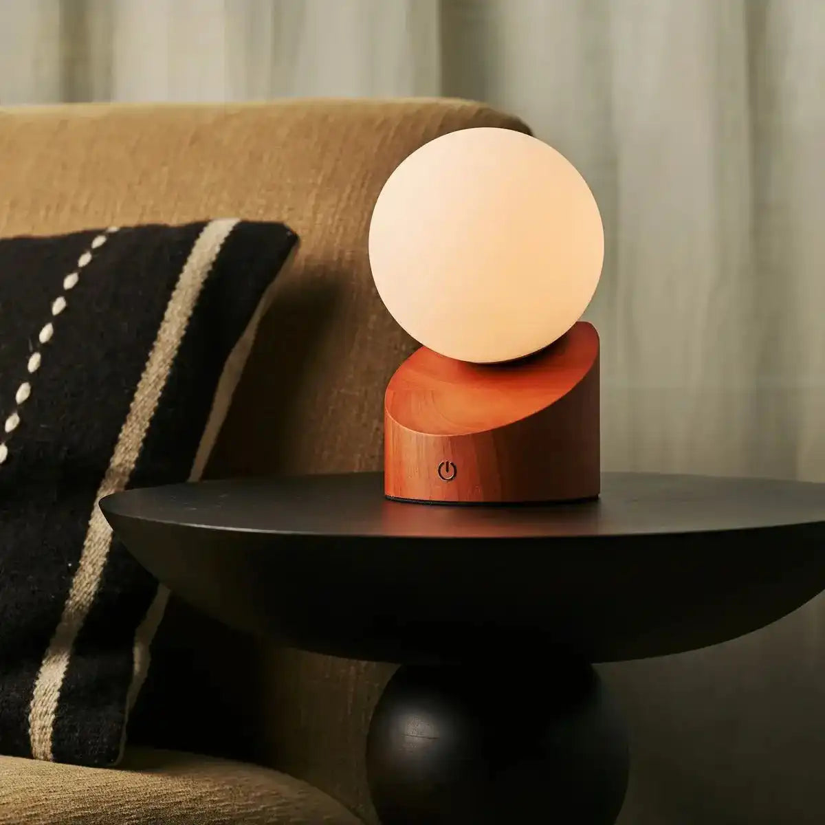 Morris Chestnut Brown Stylish wiederaufladbare Lampe-schnurlos, dimmbar, umweltfreundliches Design