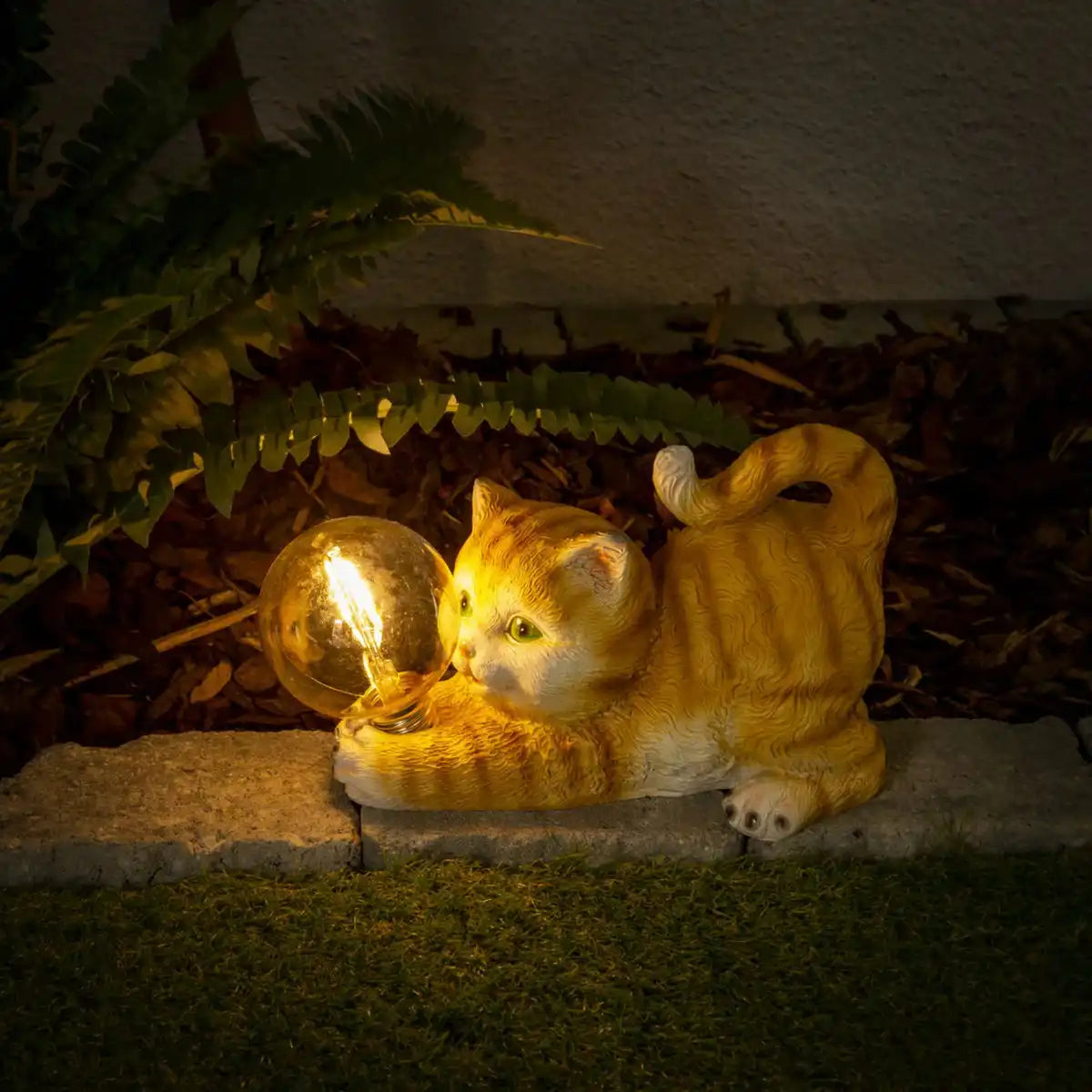 LED-Solar-Outdoorleuchte "KATZE" 25 cm lang- Außen Deko aus braunem Kunststoff mit integrierten LEDs