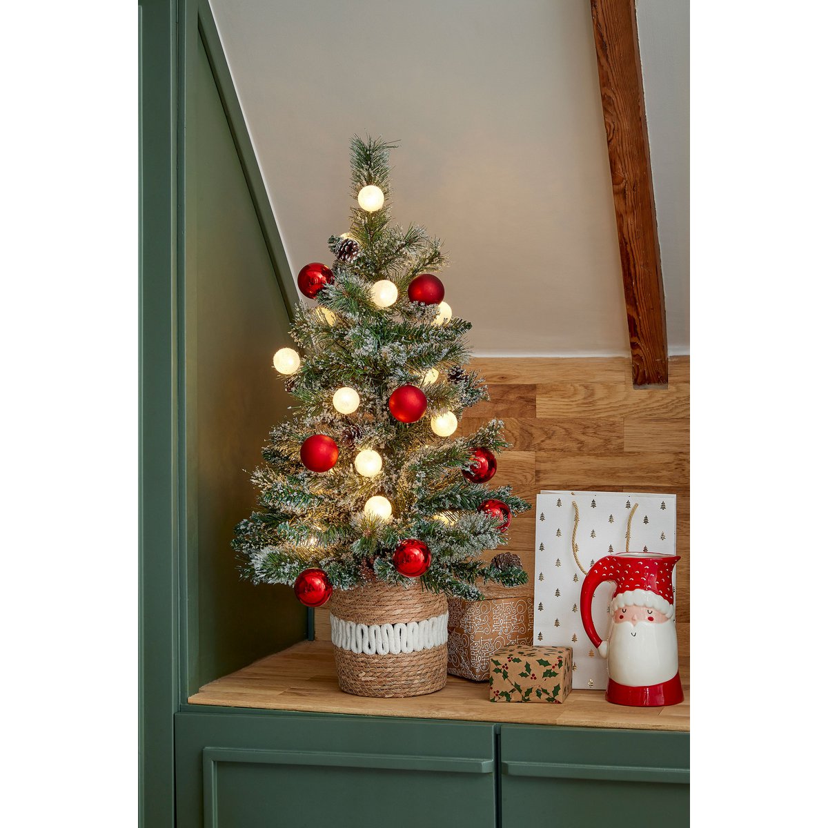Künstlicher Weihnachtsbaum im Topf mit LED-Beleuchtung – H90 x Ø51 cm – Grün gefrostet, Rot