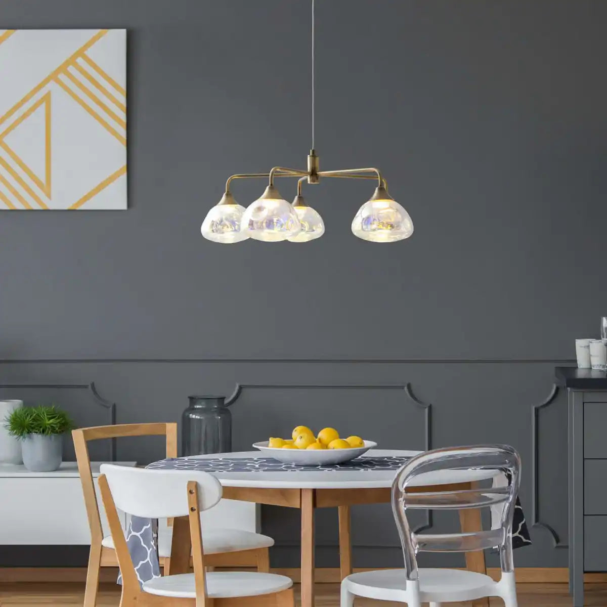 LED Pendelleuchte 5-flammig "Varna", Pendellampe aus messingfarbenem Metall und irisierendem Glas, fest verbaute LEDs, 50 cm Durchmesser, stilvolle Beleuchtung für Wohnzimmer, Esszimmer oder Diele