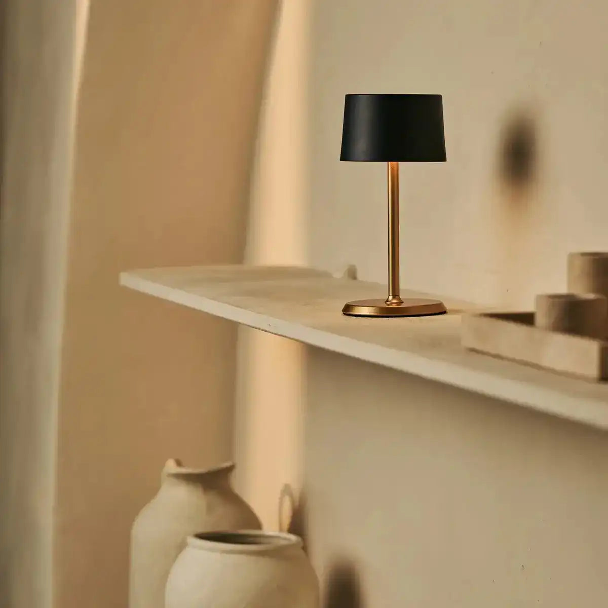David Black & Gold wiederaufladbare Tischlampe 2 in 1 mit einstellbarer Höhe - dimmbar und kabellos mit 120 Stunden Akku