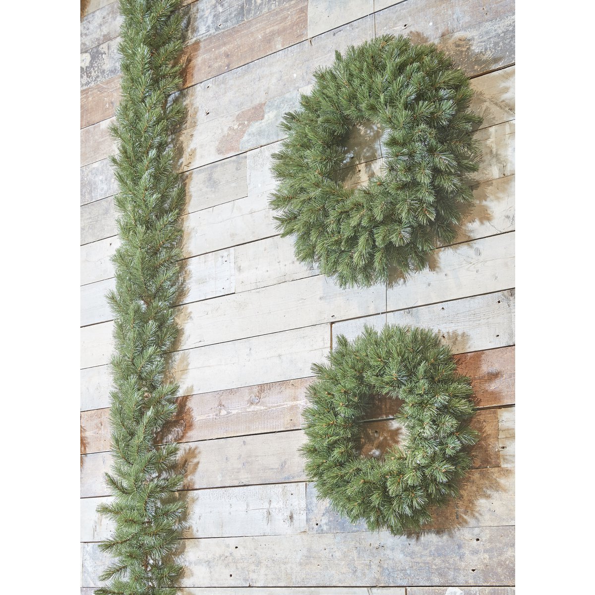 Waldgefrosteter Weihnachtskranz – Ø90 cm – Grün